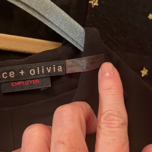 Alice and Olivia - Picture 5 of 5